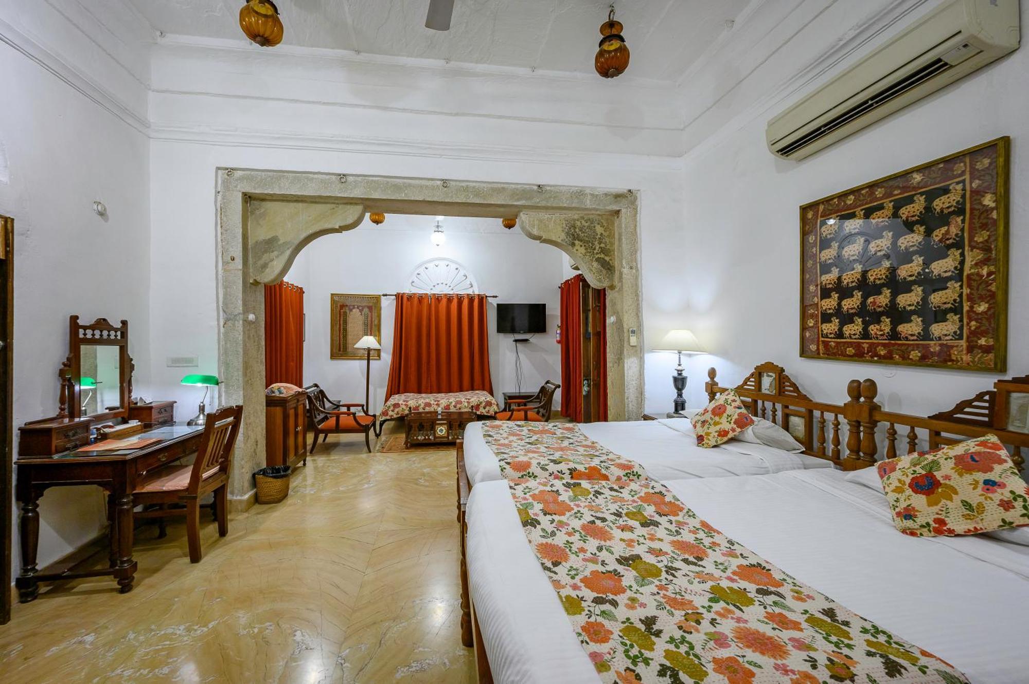 Hotel Neemrana'S - Deo Bagh Gwalior Exterior foto