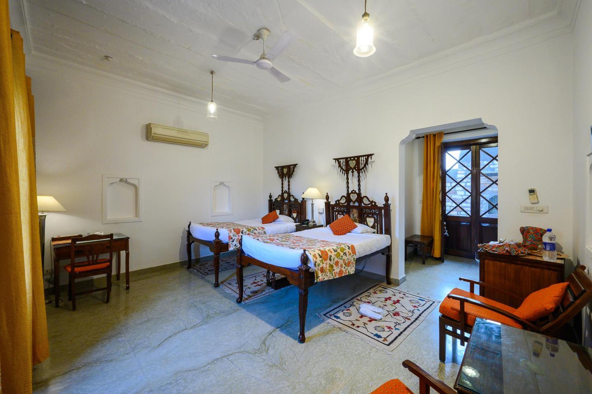 Hotel Neemrana'S - Deo Bagh Gwalior Exterior foto