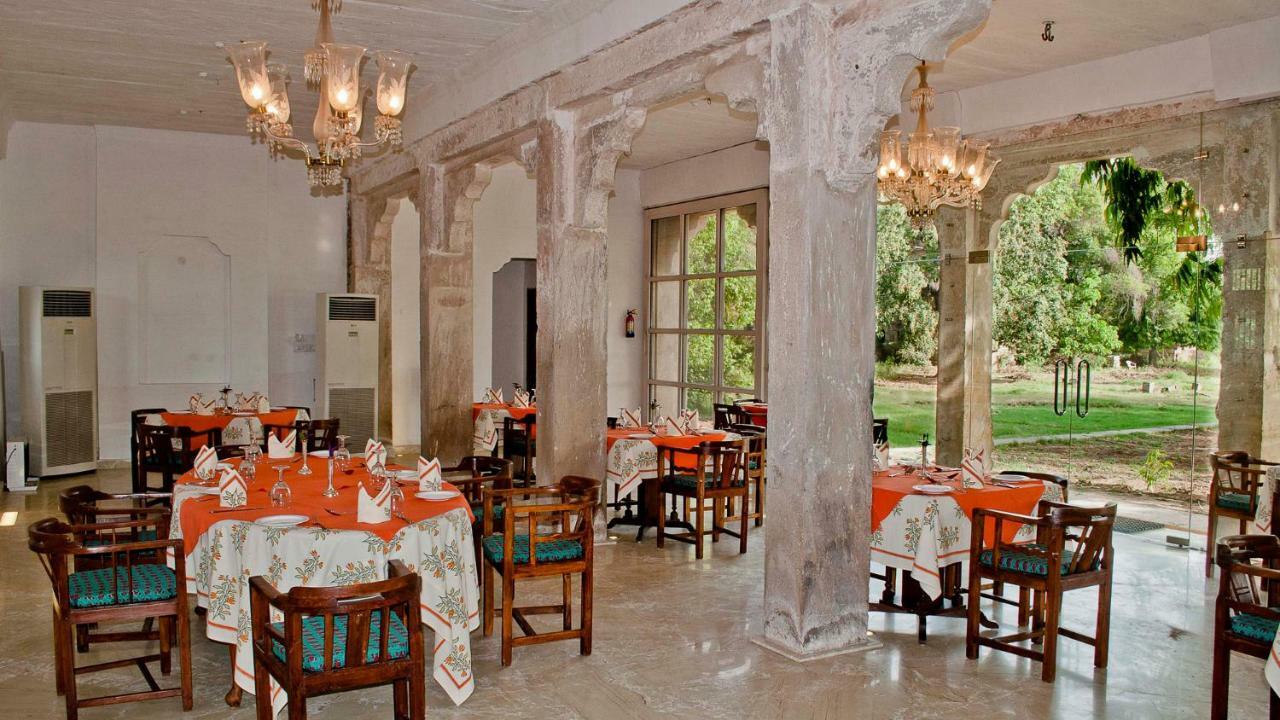 Hotel Neemrana'S - Deo Bagh Gwalior Exterior foto
